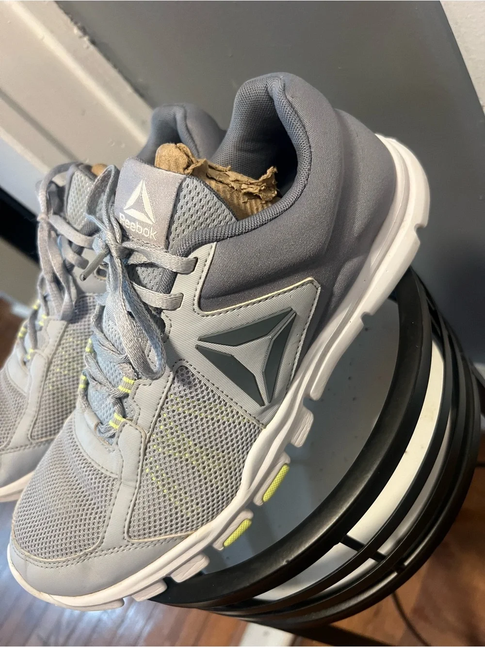 Reebok Men's Light Gray and White Athletic Shoes with Subtle Yellow Accents